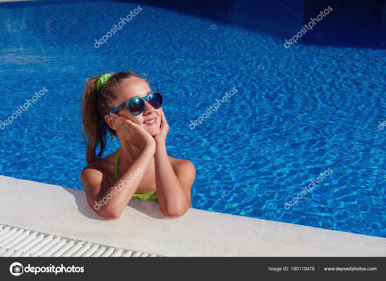 bikini tonåring pool