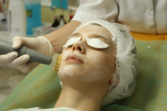 ansiktsprocedurer dermatologi
