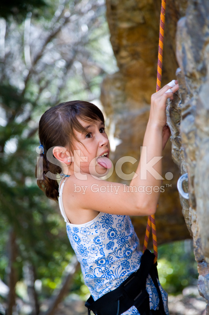 flicka klättring