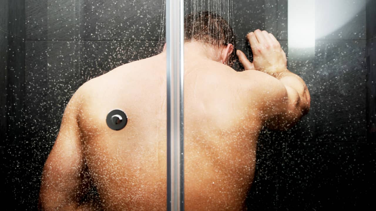 konst män dusch