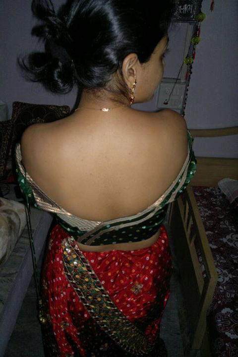 backnude aunty saree